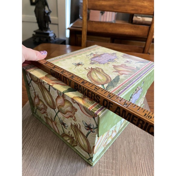 Lori Siebert Hook & Loop Close Storage Box Tulips & Butterflies Devote Logo - Picture 3 of 12